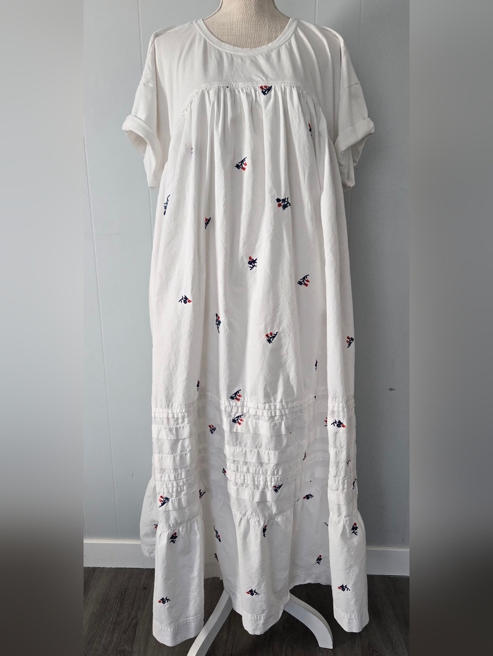 Pilcro White Maxi Dress with Navy and Coral Embroidery - Picture 4 of 8